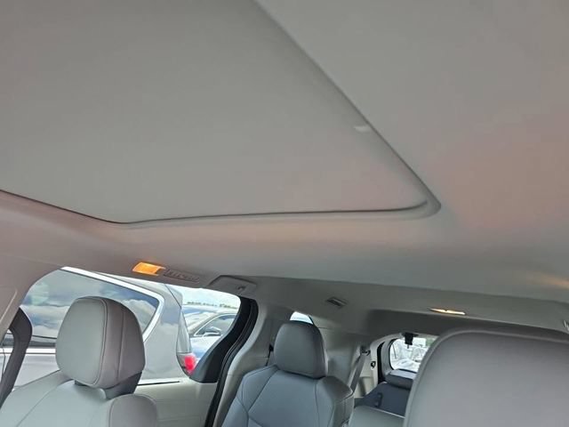 Used 2021 Toyota Sienna XLE FWD image 11