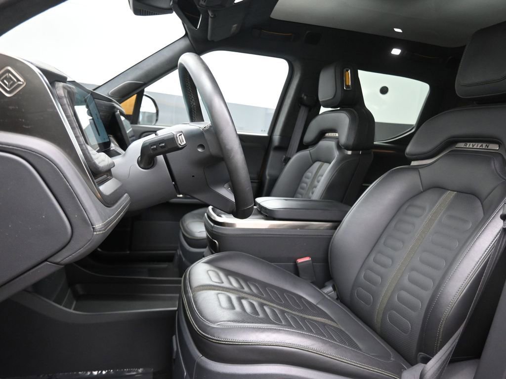 Used 2022 Rivian R1T Adventure image 17
