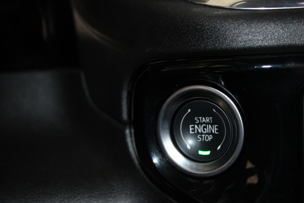 Used 2025 GMC Sierra 1500 SLT AWD/4WD image 52