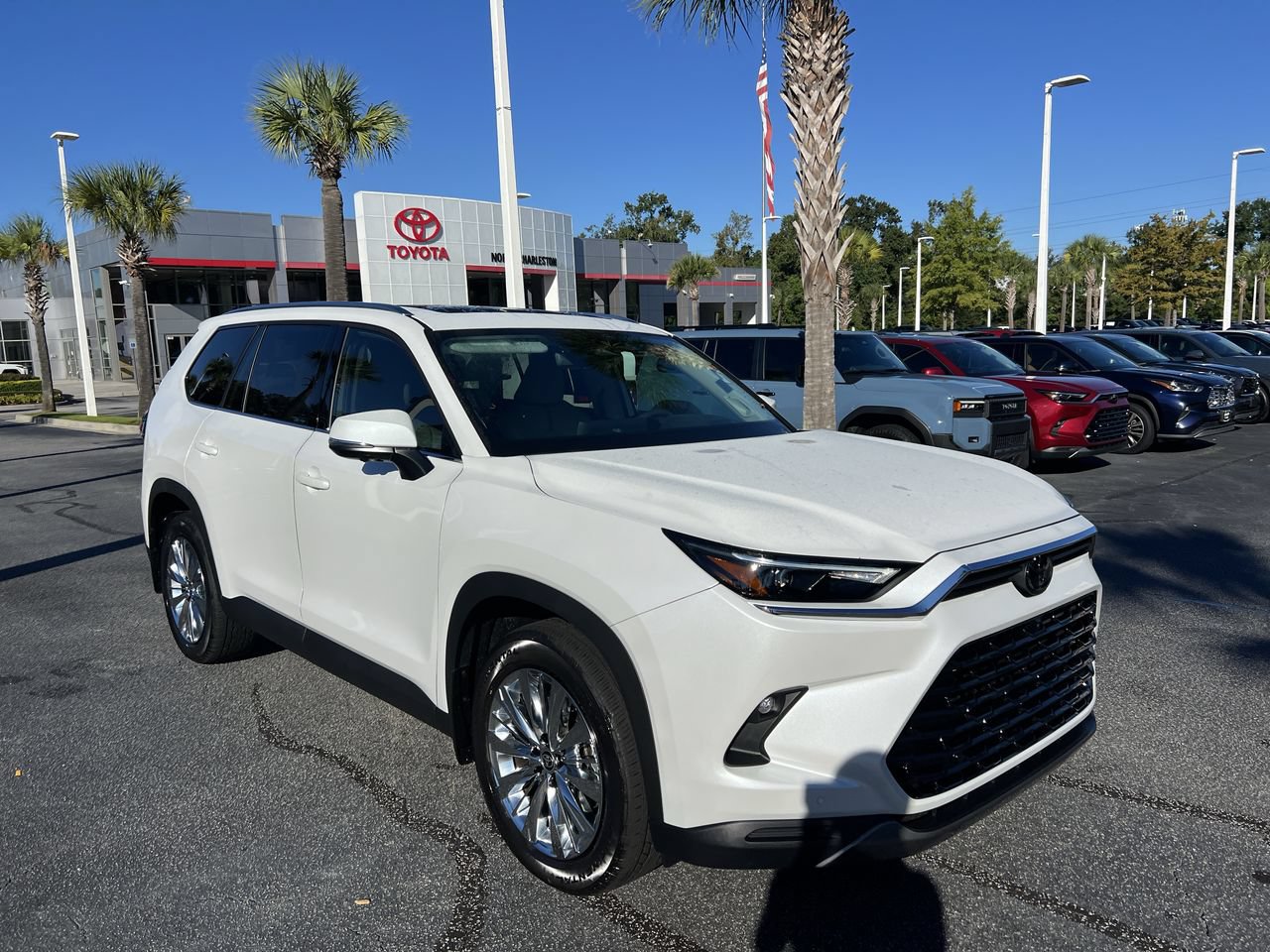 Used 2026 Toyota Grand Highlander AWD image 2