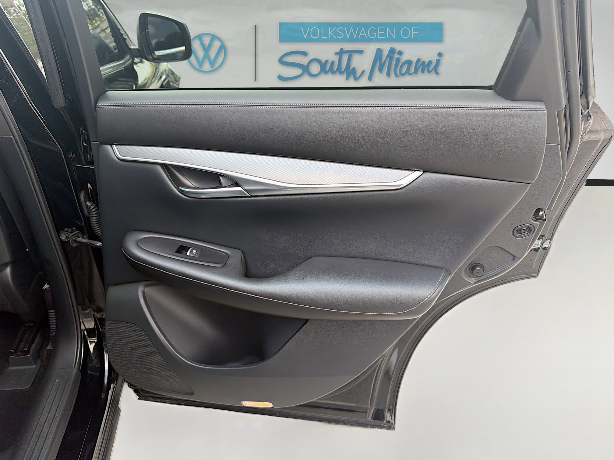 Used 2024 INFINITI QX50 Luxe w/ Accent Package FWD image 32