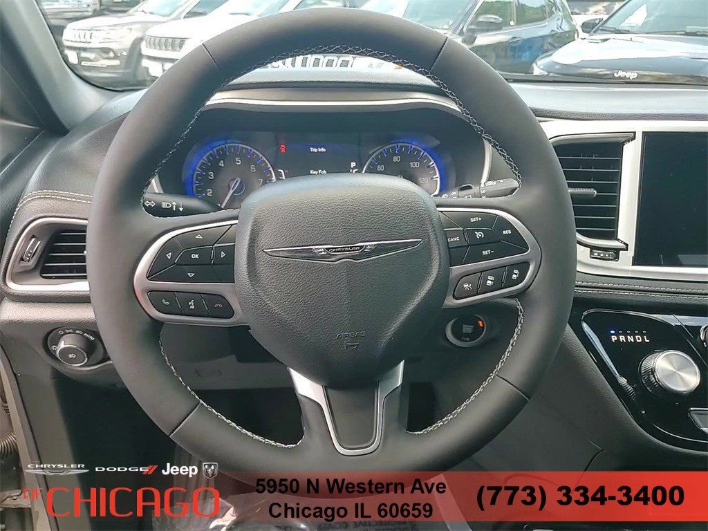 New 2025 Chrysler Pacifica Select FWD image 15