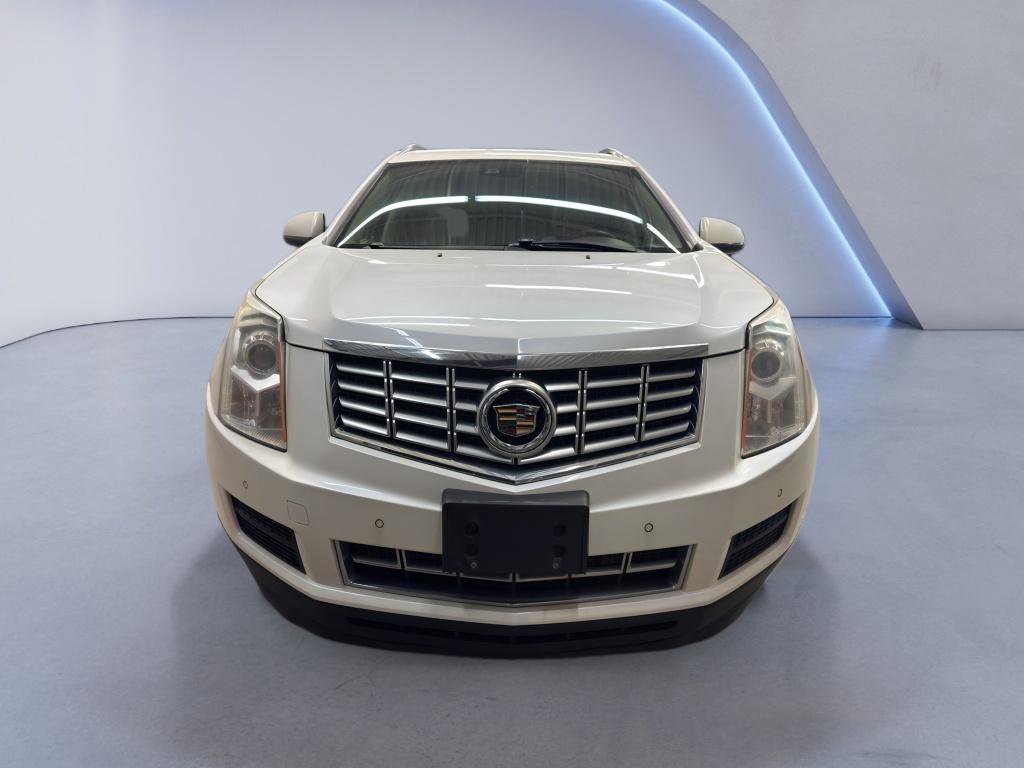 Used 2015 Cadillac SRX Luxury image 2
