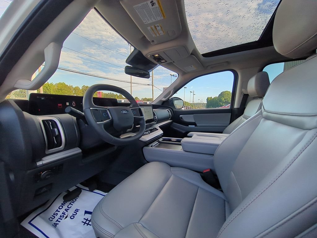 Certified 2025 Ford Expedition Active AWD/4WD image 13