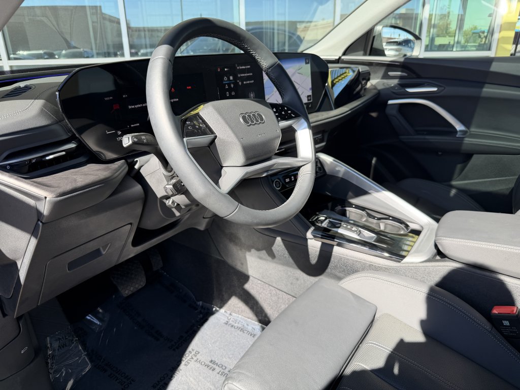 Used 2025 Audi Q5 Premium Plus w/ Premium Plus AWD/4WD image 29