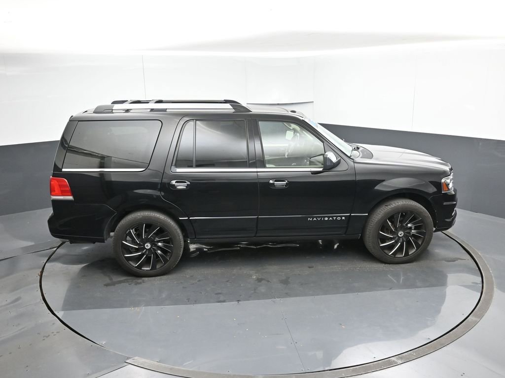 Used 2017 Lincoln Navigator Select image 51