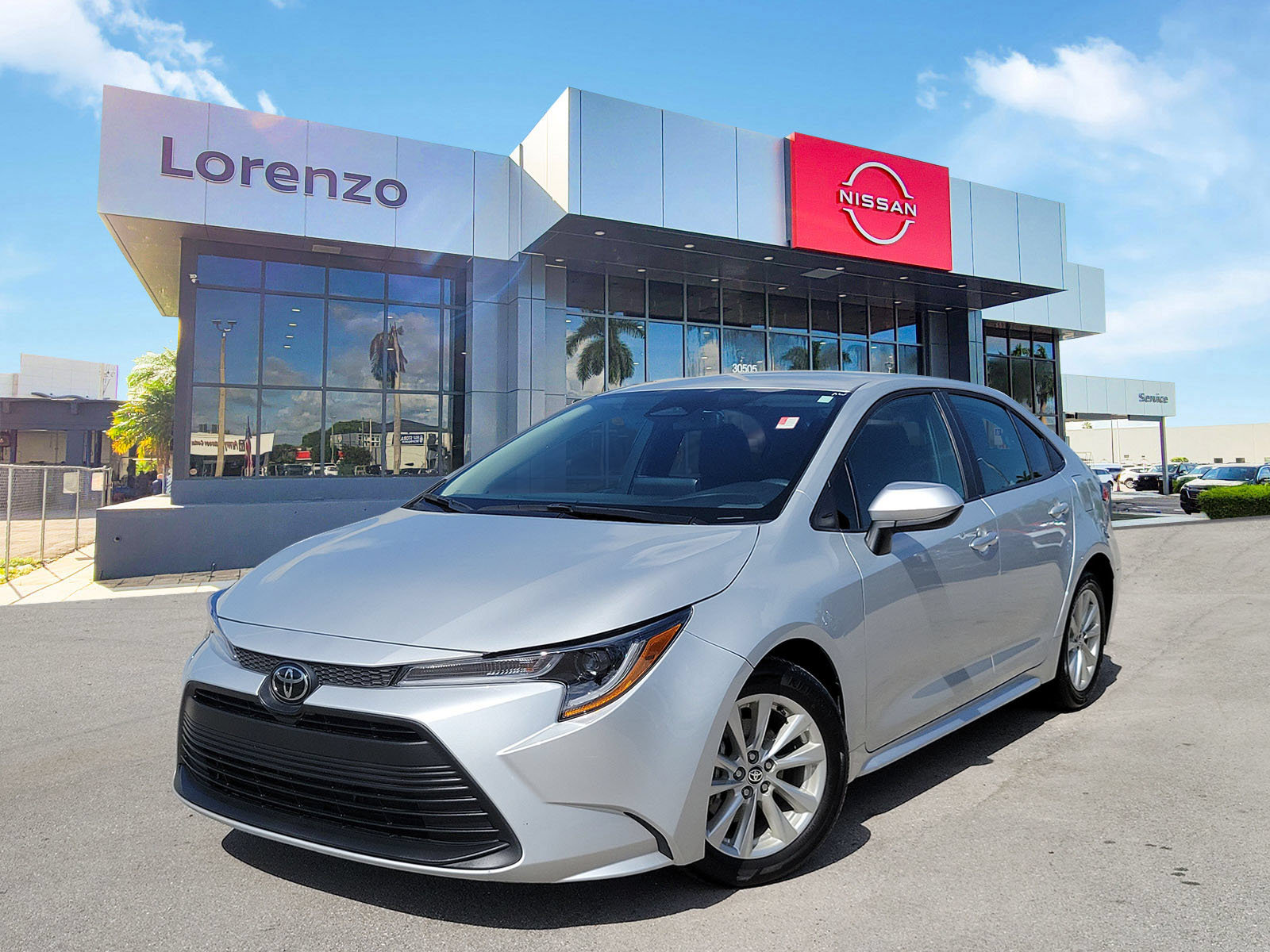 Used 2023 Toyota Corolla LE w/ LE Convenience Package FWD image 1