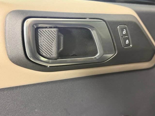 Used 2024 Ford Bronco Wildtrak AWD/4WD image 13