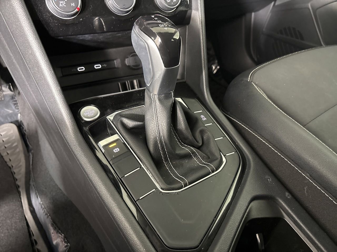 Used 2023 Volkswagen Taos SE w/ Panoramic Sunroof Package image 17