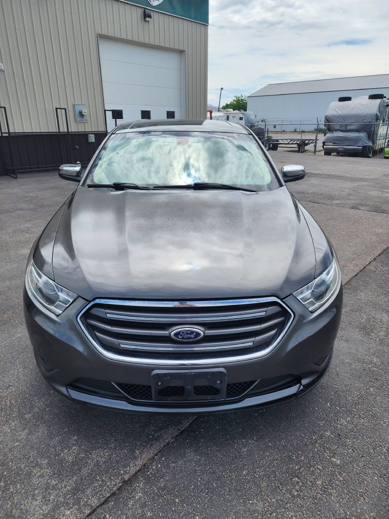 Used 2016 Ford Taurus Limited FWD image 3