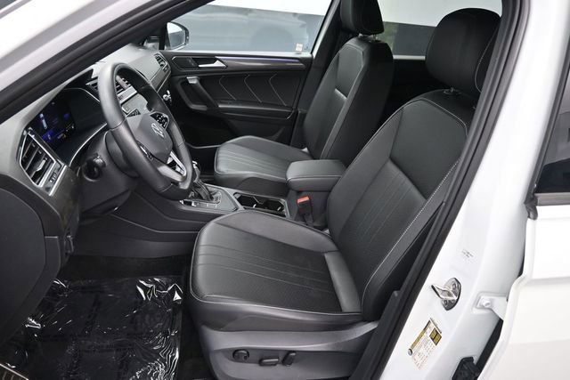 Used 2023 Volkswagen Tiguan SE R-Line FWD image 17
