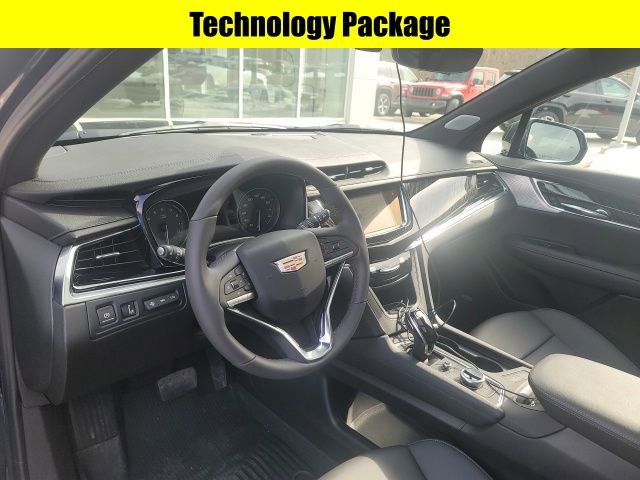 Used 2025 Cadillac XT6 Premium Luxury w/ Technology Package image 16