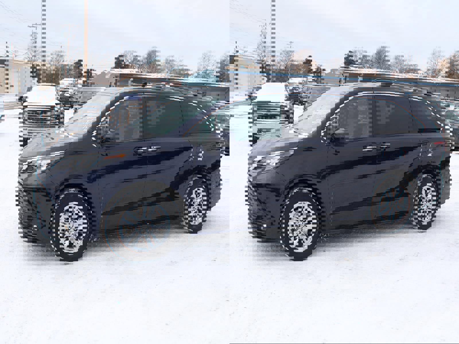 Used 2025 Toyota Sienna XLE w/ XLE Plus Package image 5