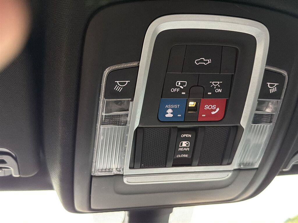 Used 2019 RAM 1500 Laramie w/ Sport Appearance Package AWD/4WD image 14