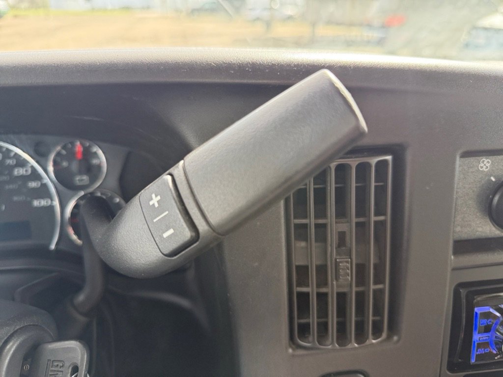 Used 2018 Chevrolet Express 3500 image 17