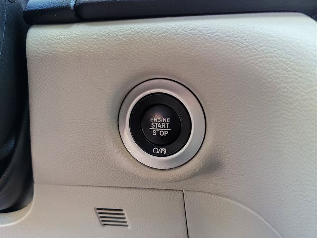 Certified 2024 Chrysler Pacifica Touring-L FWD image 14