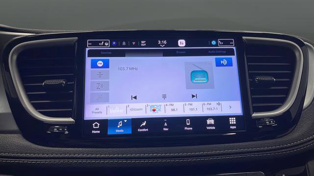 Used 2021 Chrysler Pacifica Touring-L w/ Premium & Safety Sphere Group AWD/4WD image 33
