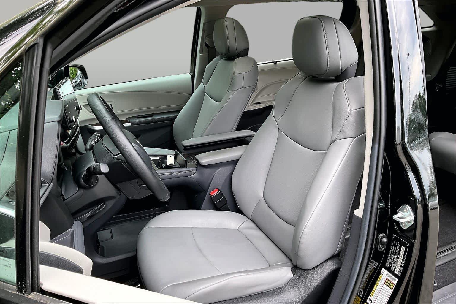 Certified 2023 Toyota Sienna XLE w/ XLE Plus Package AWD/4WD image 14