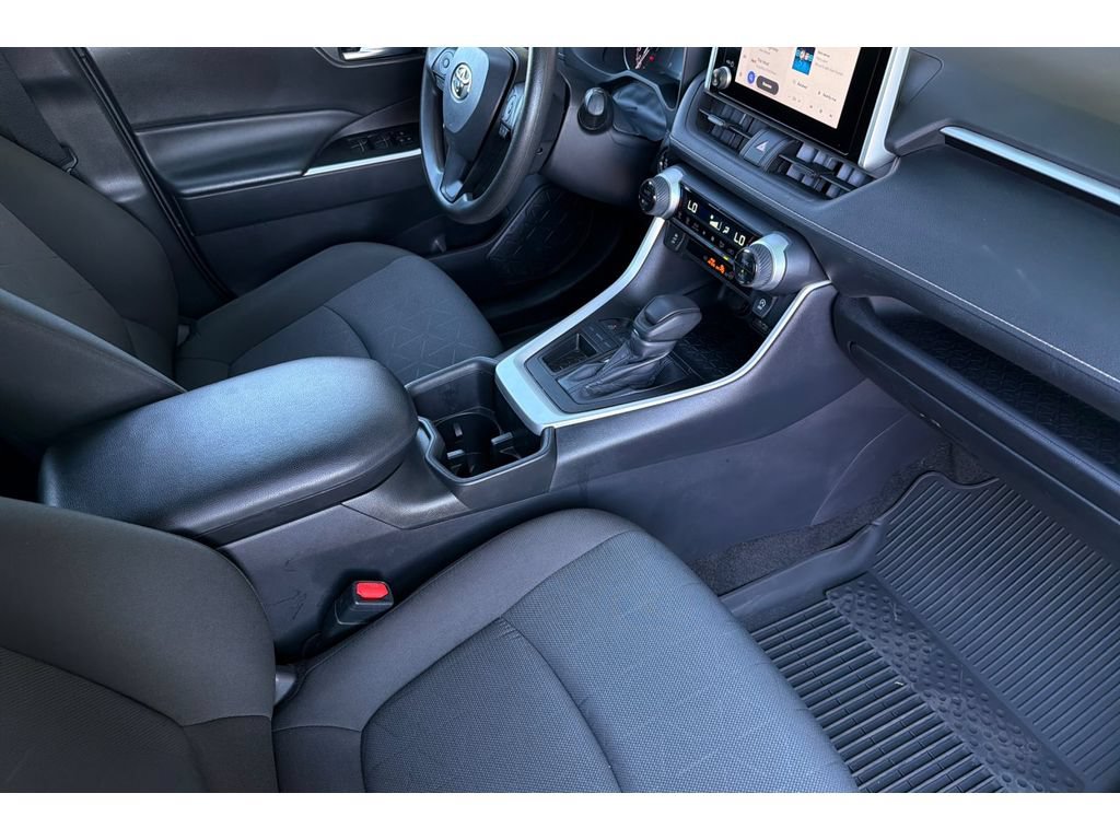 Used 2024 Toyota RAV4 XLE FWD image 17