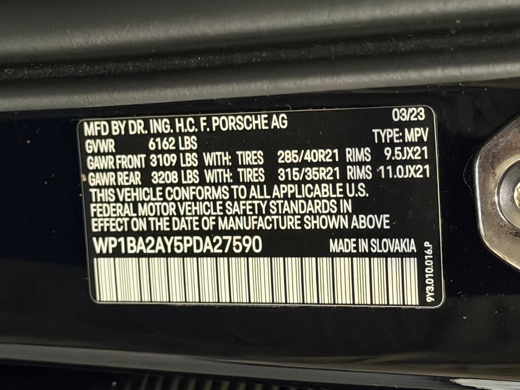 Certified 2023 Porsche Cayenne Coupe AWD/4WD image 25
