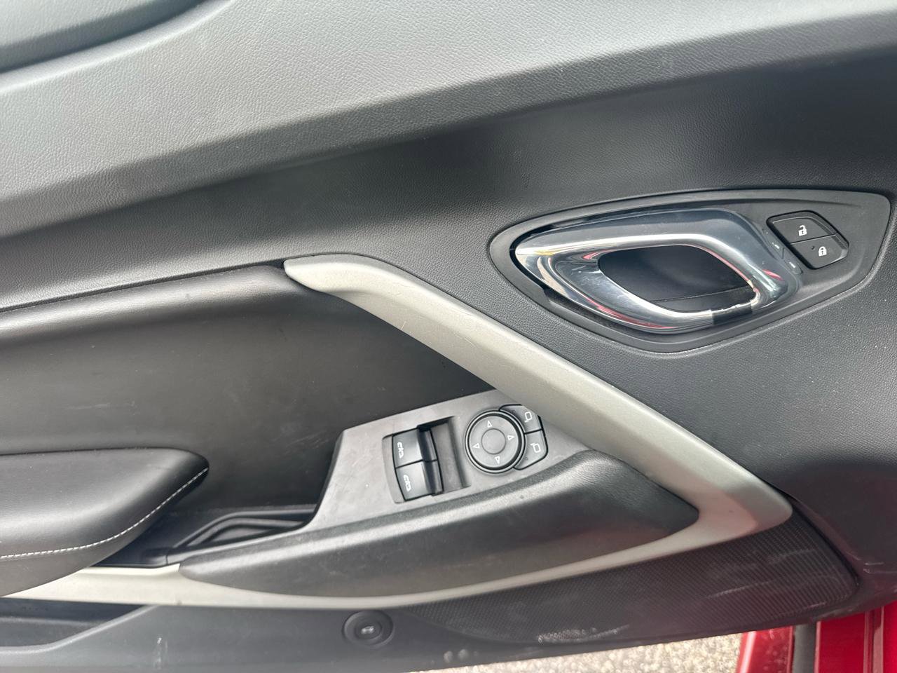 Used 2017 Chevrolet Camaro LT RWD image 13