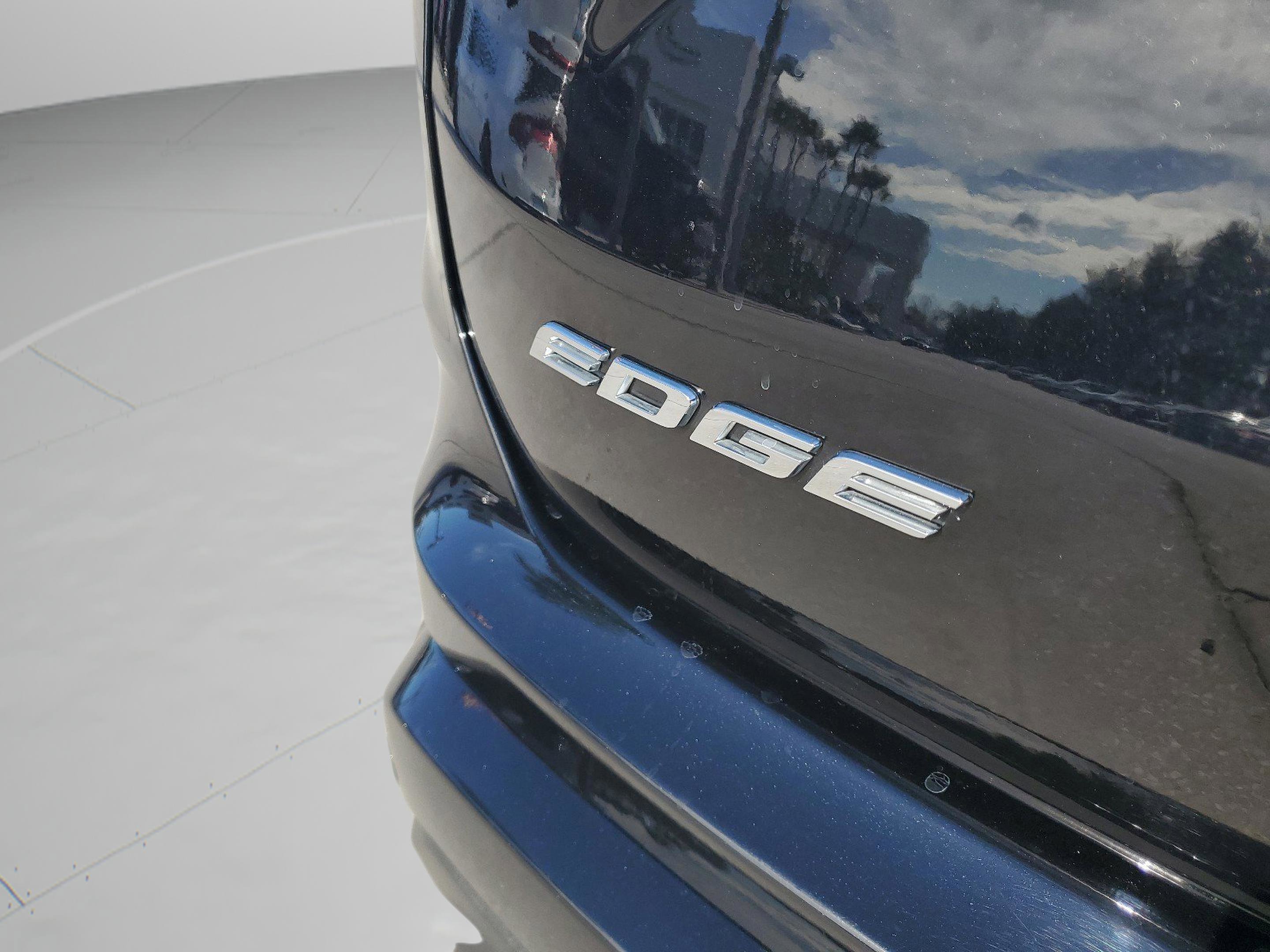 Used 2020 Ford Edge ST image 9