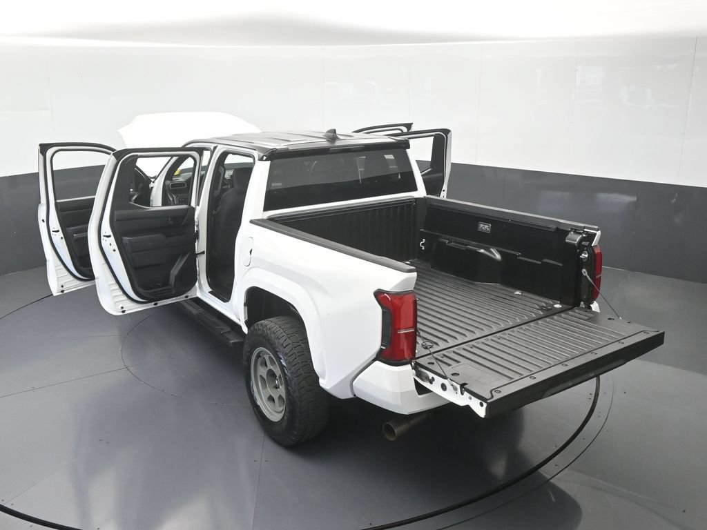 Used 2025 Toyota Tacoma SR5 AWD/4WD image 65