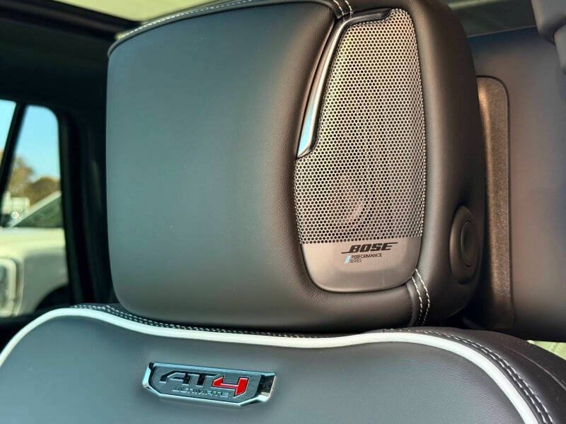 Used 2025 GMC Yukon AT4 Ultimate w/ LPO, Floor Liner Package AWD/4WD image 33