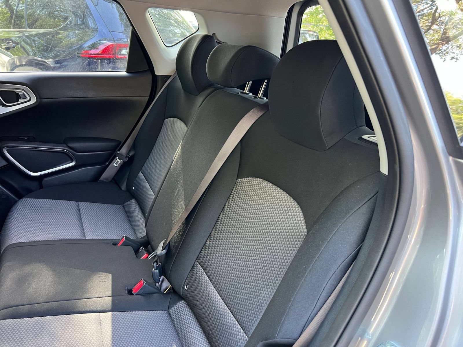 Used 2025 Kia Soul LX w/ LX Technology Package FWD image 36