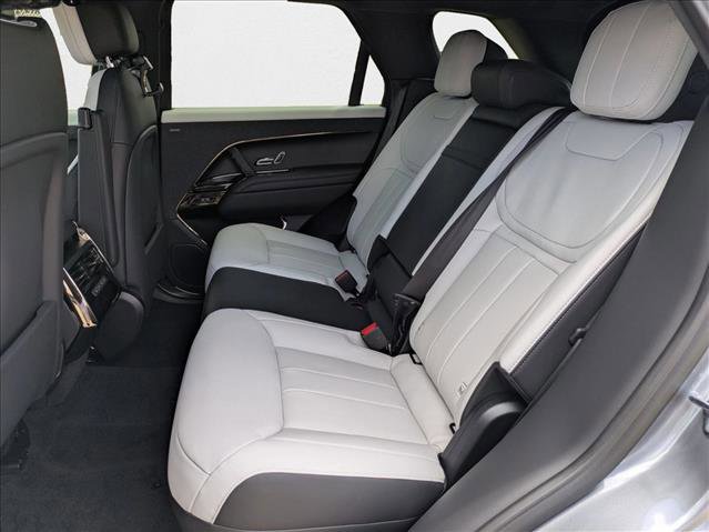 New 2025 Land Rover Range Rover Sport Dynamic SE image 16