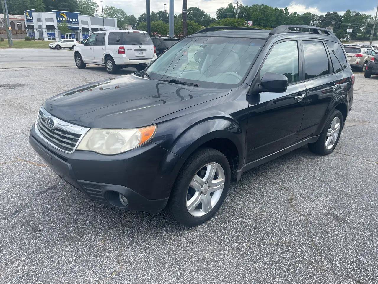 Used 2010 Subaru Outback 2.5i Limited w/ Popular Equipment Group 2A AWD/4WD image 3