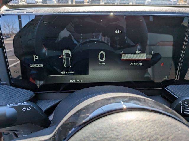 Used 2025 Nissan Kicks SR AWD/4WD image 13