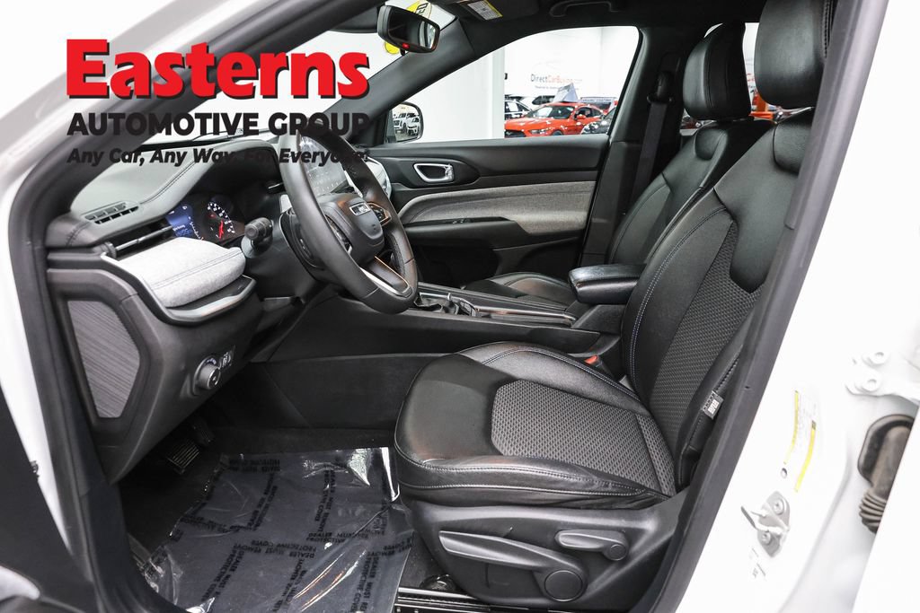 Used 2024 Jeep Compass Latitude AWD/4WD image 13