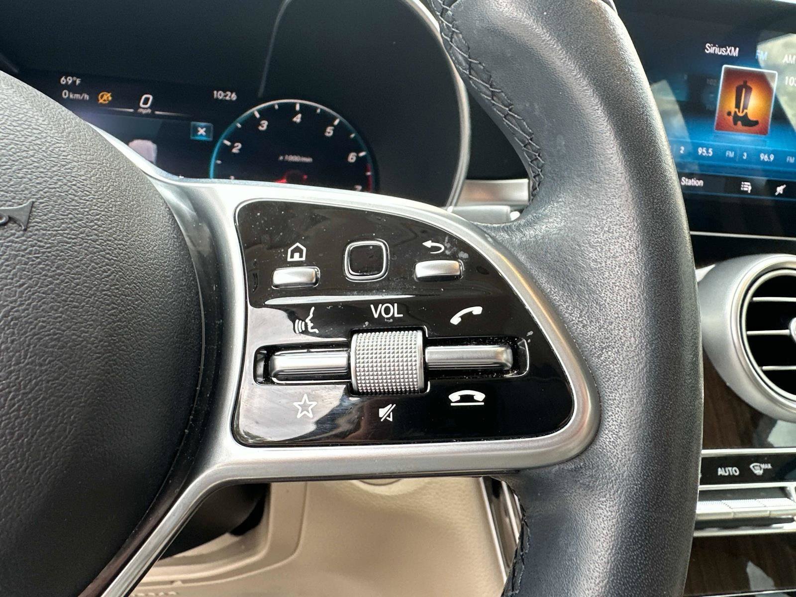 Used 2022 Mercedes-Benz GLC 300 image 27