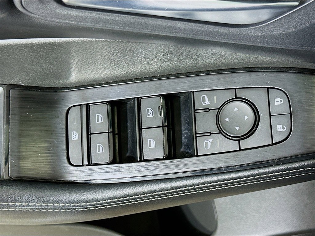 Used 2023 Nissan Rogue SV w/ SV Premium Package image 20