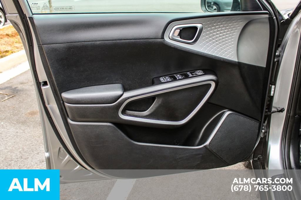 Used 2024 Kia Soul LX w/ Option Group 015 image 35