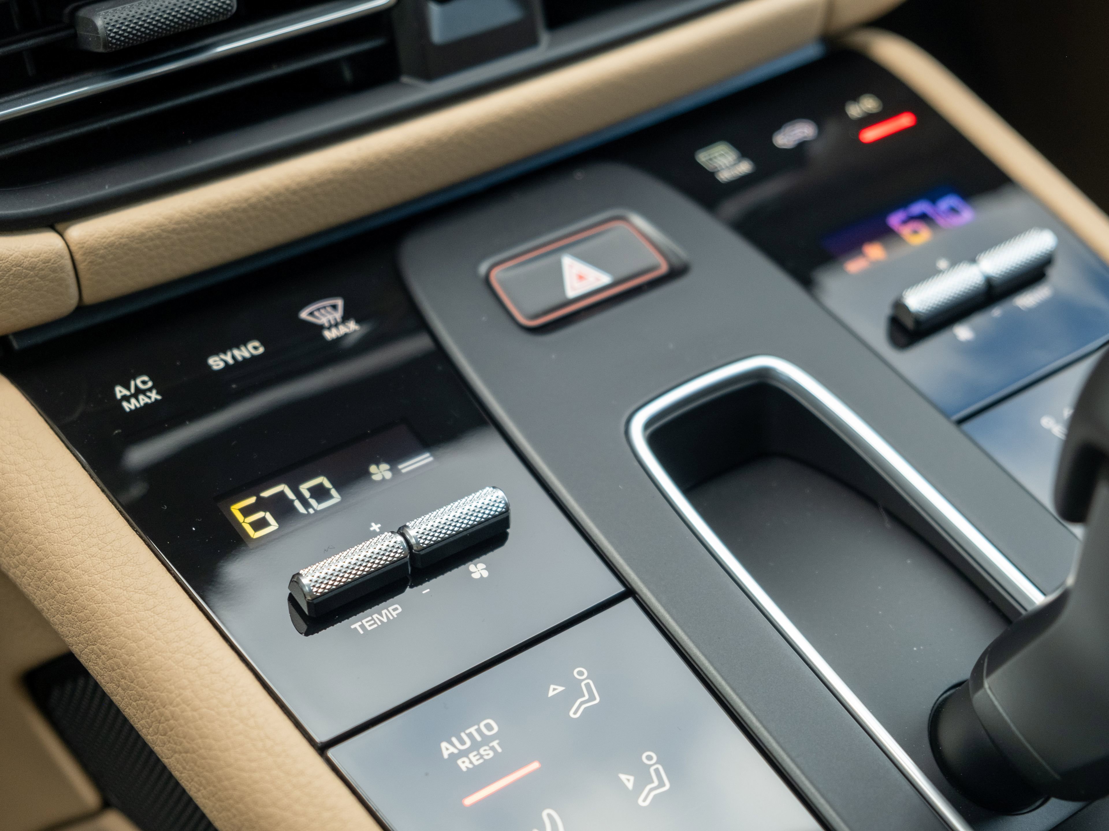 Certified 2026 Porsche Macan AWD/4WD image 22