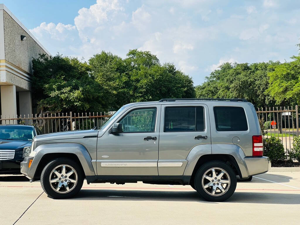 Used 2012 Jeep Liberty Sport RWD image 6