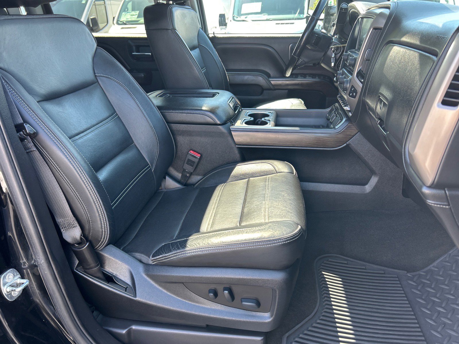 Used 2018 GMC Sierra 1500 Denali w/ Denali Ultimate Package AWD/4WD image 19