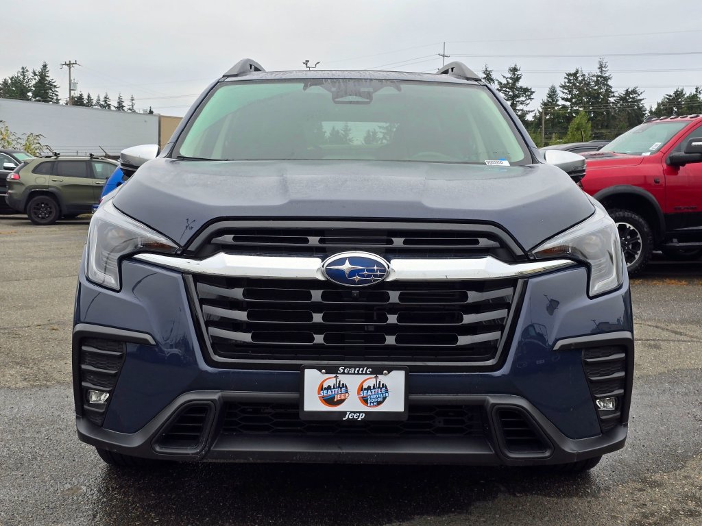 Used 2023 Subaru Ascent Limited w/ Technology Package AWD/4WD image 3