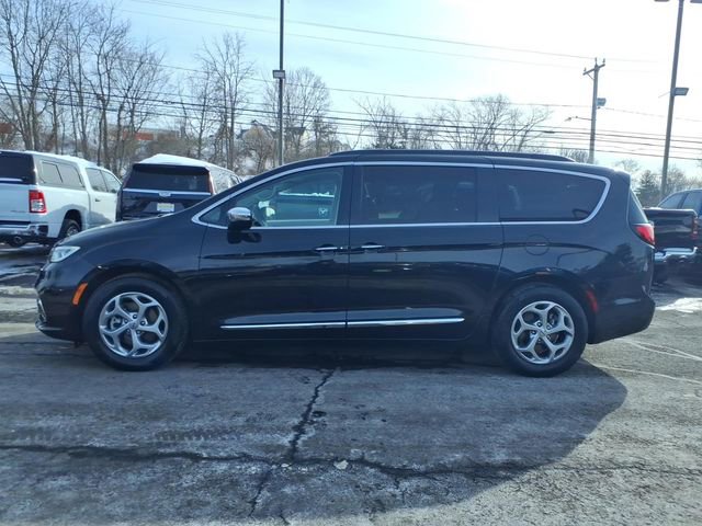 Certified 2023 Chrysler Pacifica Limited image 6