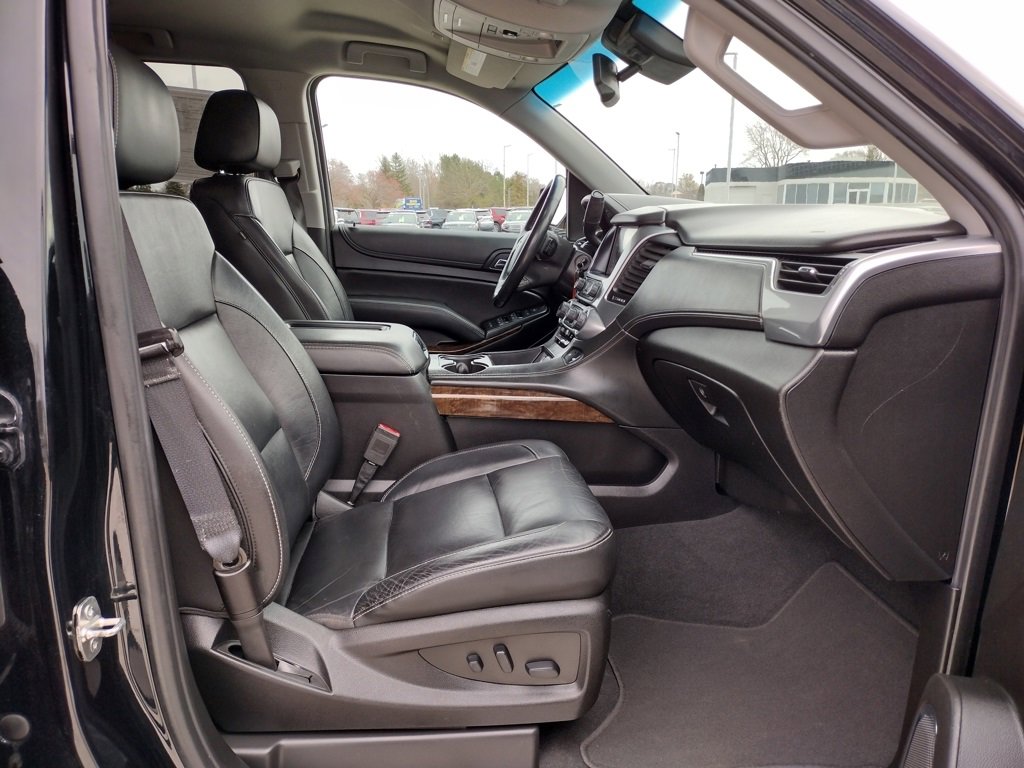Used 2019 Chevrolet Suburban LT image 11