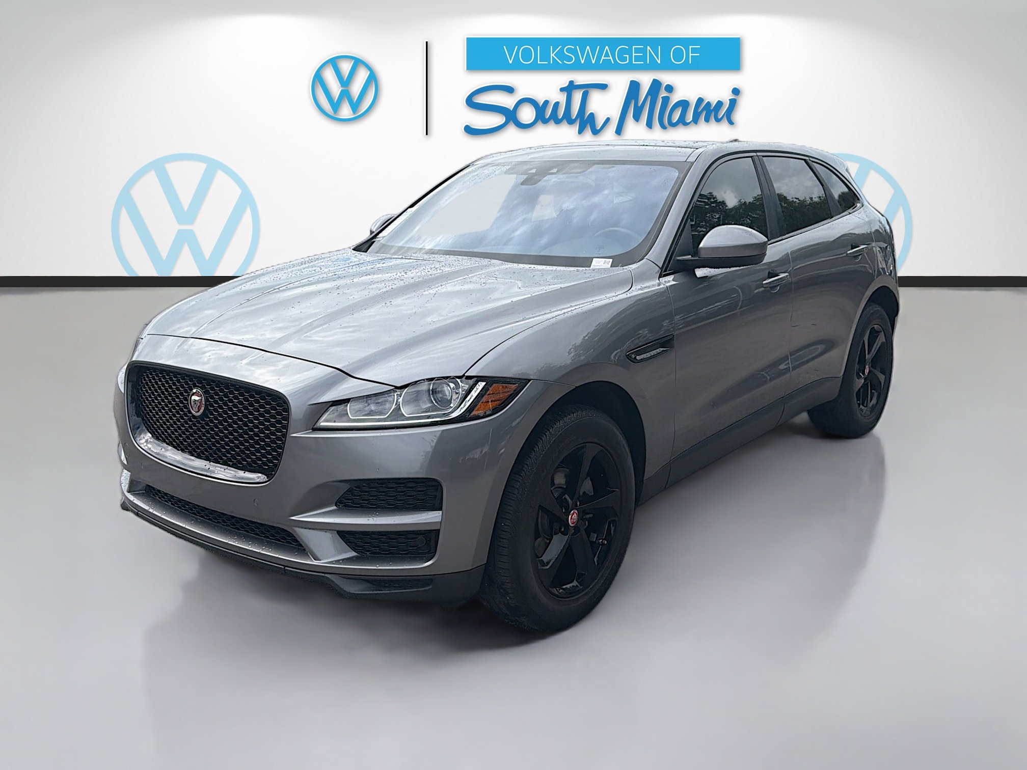 Used 2020 Jaguar F-PACE Premium image 3