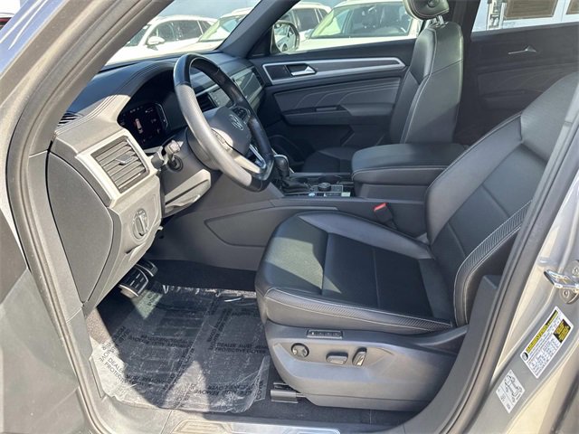 Certified 2022 Volkswagen Atlas Cross Sport SEL R-Line image 12