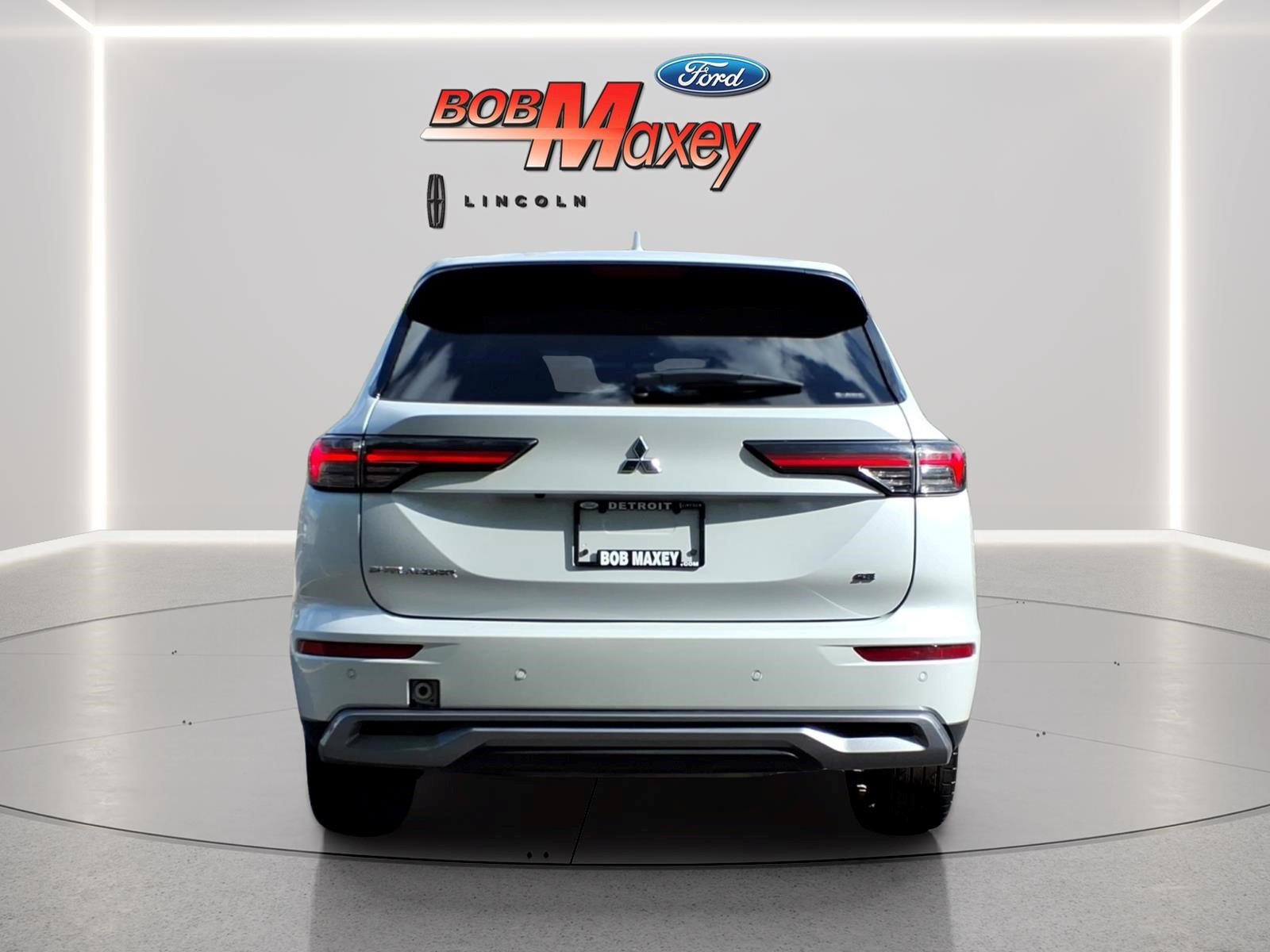 Used 2025 Mitsubishi Outlander SE AWD/4WD image 5