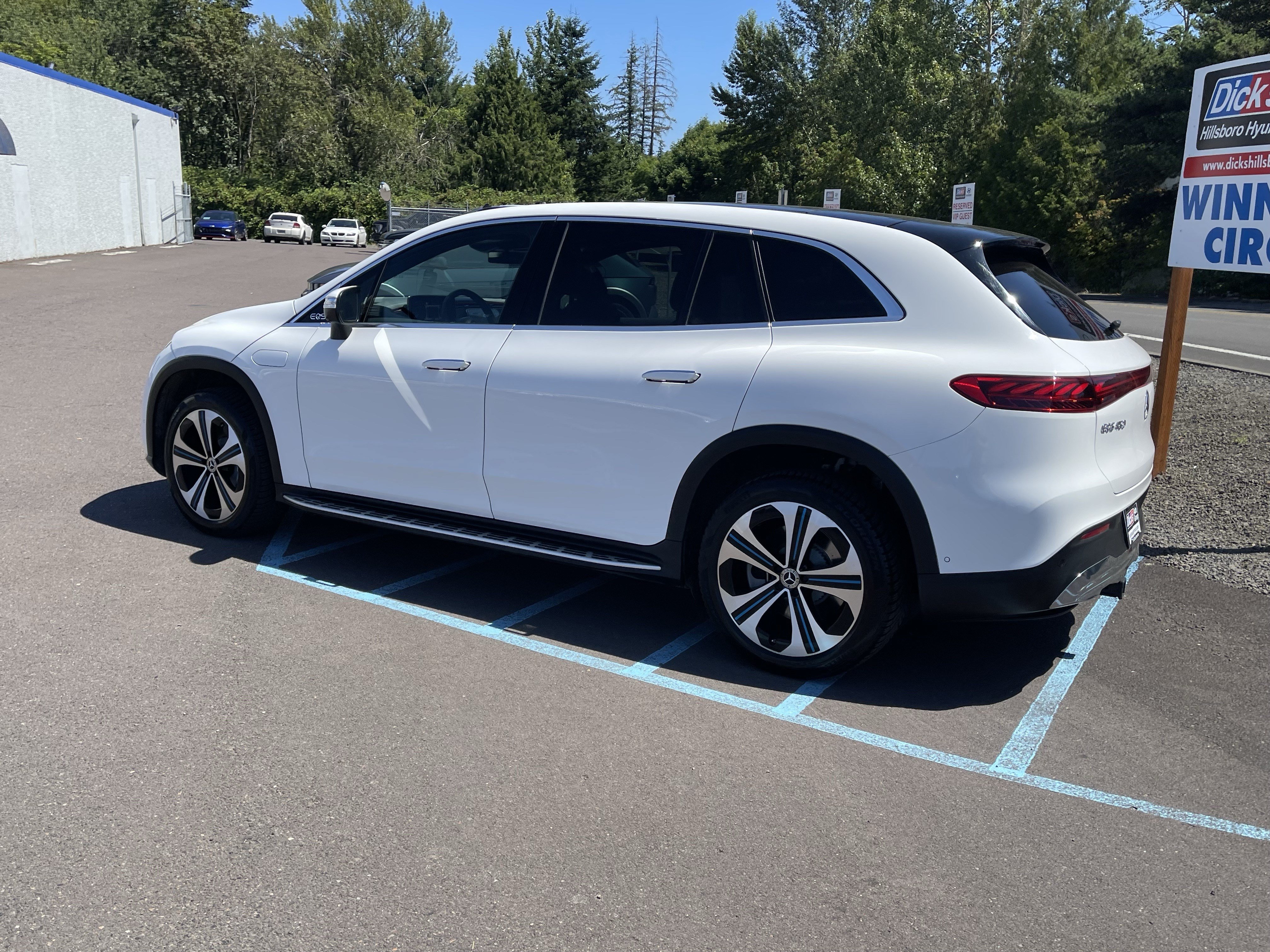 Used 2023 Mercedes-Benz EQS 450+ 4MATIC SUV image 3