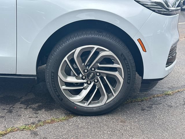 New 2026 Lincoln Navigator Reserve AWD/4WD image 13