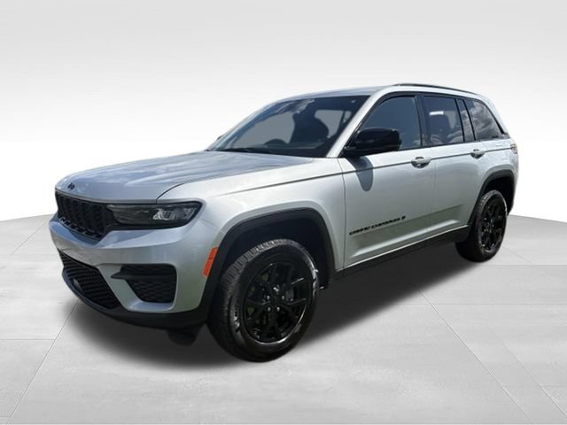 Used 2025 Jeep Grand Cherokee Altitude AWD/4WD image 10