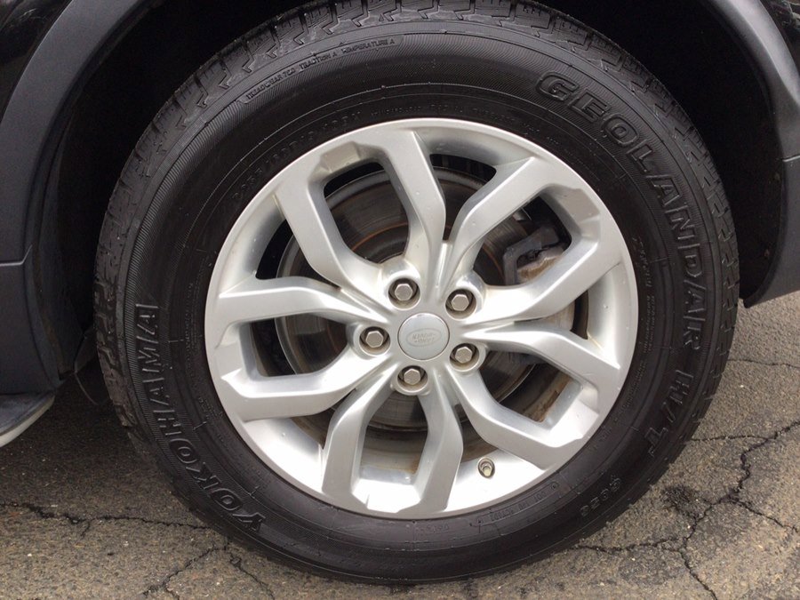 Used 2018 Land Rover Discovery SE image 47