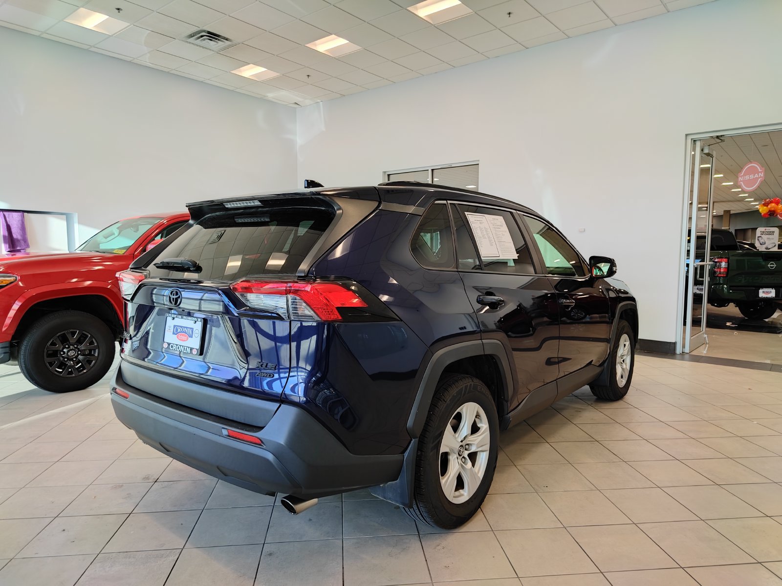 Used 2019 Toyota RAV4 XLE w/ Convenience Package AWD/4WD image 3